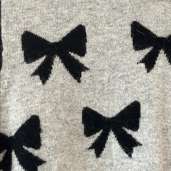 J. Crew Gray and Black Crew Neck Wool Blend Sweater with Bow Pattern - Size S - Picture 6 of 16